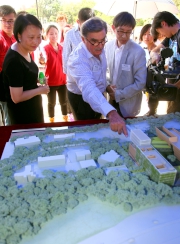 Photos 4, 5:<br>
Model of the Chu Hai College of Higher Education new campus.