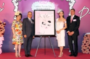 Officiating guests present a drawing inspired by this year��s Sa Sa Ladies�� Purse Day image girl, Gao Yuan-yuan��s portrait.  This painting is created by famous illustrator Mickco.