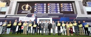 LONGINES Hong Kong Sprint - Officiating guests and connections of the runners of the LONGINES Hong Kong Sprint take to the stage for a group photo at the barrier draw ceremony.