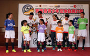 The programmea?s ambassadors and young footballers. 