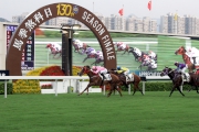 Photo 9, 10
Sun Jewellery (No. 4), trained by John Size and ridden by Joao Moreira, takes today��s Hong Kong Racehorse Owners Association Trophy - the final race of the 2014/15 season.