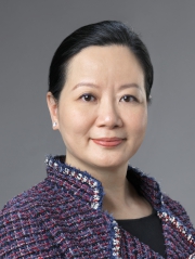 香港賽馬會公司業務策劃及傳訊執行總監梁桂芳女士。