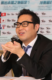 The Club��s Executive Director of Customer and Marketing Richard Cheung hosts a press briefing today to announce that Composite Win will be introduced starting from the race meeting of 25 October 2015. 