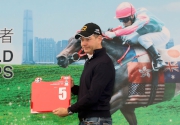 浪琴表香港盃 –澳洲練馬師李善為其戰馬「天涯歌女」抽得第5檔。