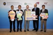 The Cluba?s Chief Executive Officer Winfried Engelbrecht-Bresges (centre) joins the Club's Executive Director, Charities and Community, Leong Cheung (1st left); President of The Hong Kong Institute of Education Professor Stephen Cheung (2nd left); Chancellor for Academic Advancement of Massachusetts Institute of Technology Professor Eric Grimson (2nd  right); and President of City University of Hong Kong Professor Way Kuo (1st right) at a luncheon for the Coding Education for Primary Schools programme.