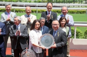 Photo 5, 6, 7<br>
Club��s Steward The Hon Martin Liao presents the Premier Plate trophy and silver dishes to the owner representative of Helene Paragon, trainer John Moore and jockey Joao Moreira at the presentation ceremony.