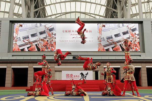 World-famous performance group, Tianjin Acrobatic Troupe.