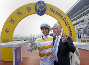 Chris So celebrates with Joao Moreira after achieving a four-timer today.