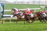 Last season��s Champion Griffin Mr Stunning (in red) edged past his opponents to win a Class 3 1200m event at Sha Tin in April.