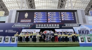 浪琴表香港短途錦標排位抽籤完成後，主禮嘉賓與各駒的馬主、練馬師及代表合照。