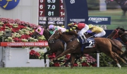 1, 2<br/>Aerovelocity (No.1) under Zac Puton defeats Lucky Bubbles (No. 2) in the LONGINES Hong Kong Sprint (Group 1-1200M) in a determined manner.