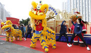 別開生面的「嘻哈醒獅」表演，把嘻哈舞蹈融匯於傳統醒獅藝術中，充分表現出香港中西文化交融特色。