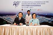 Mrs Carrie Lam, Chief Executive of the Hong Kong SAR (back row) witnesses the signing of the a?Memorandum of Understanding Concerning the Support of Guangzhou Racecourse as a Key Project in the Promotion of the Establishment of Greater Bay Areaa? by Mr Li Yuanping, Vice Minister of the General Administration of Quality Supervision, Inspection and Quarantine, the Peoplea?s Republic of China (left of the front row) and Professor Sophia Chan, Secretary for Food and Health of the Hong Kong SAR (right of the front row).