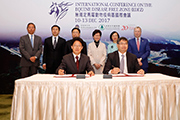 Mr Yang Guohai, Vice Director-General of Guangdong Entry-Exit Inspection and Quarantine Bureau, the Peoplea?s Republic of China (left of the front row) and Dr Leung Siu Fai, Director of Agriculture, Fisheries and Conservation of the Hong Kong SAR (right of the front row) sign the a?Memorandum of Understanding Concerning the Support of Guangzhou Racecourse as a Key Project and the Joint Promotion of Horseracing Related Industries in Greater Bay Areaa? (a?eX?aV?aa??a?GaP?e|?a?e??e??e?Kc?Ra?oeL-aKa??a?La?Ec2gaMa?3a?c?Ga?e3?e|?c?MeX?cFaD-c??aӡEa??a??a??a??e??a?). The signing is witnessed by (from left of the back row) Dr Simon S O Ip, Chairman of the Hong Kong Jockey Club; Mr Li Jianwei, Director-General of Department of Supervision on Animal and Plant Quarantine, the Peoplea?s Republic of China; Mr Li Yuanping, Vice Minister of the General Administration of Quality Supervision, Inspection and Quarantine, the Peoplea?s Republic of China; Mrs Carrie Lam, Chief Executive of the Hong Kong SAR; Professor Sophia Chan, Secretary for Food and Health of the Hong Kong SAR; and Mr Winfried Engelbrecht-Bresges, Chief Executive Officer of the Hong Kong Jockey Club.