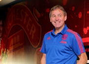 Manchester United legend Bryan Robson makes an appearance and enjoy football fun with the festival-goers. 