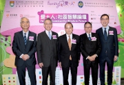 Club Steward Anthony W K Chow (2nd left) joins Secretary for Labour and Welfare Matthew Cheung (centre), Chairman of the Council of The University of Hong Kong Dr Leong Che-hung (2nd right), The Cluba?s Executive Director, Charities, Douglas So (1st right) and FAMILY Project Principal Investigator Professor T H Lam (1st left) to participate in the opening ceremony of the FAMILY: Community Wisdom Forum. 