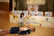 Photos 4/5:<BR>
Hong Kong College of Cardiology fellow Dr Kathy Lee demonstrates how to use the defibrillator.
