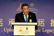 Executive Deputy Secretary-General of the Guangzhou Asian Games Organising Committee and Vice Mayor of the Guangzhou Municipal Government Xu Ruisheng commends the Club for playing a vital role in making the Guangzhou Asian Games!| equestrian events possible.