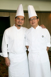 Chef Patrick Lam (left) Chief Cook of Moon Koon Restaurant with guest chef Zheng Haiming (right) from Jianye Restaurant in Shantou.