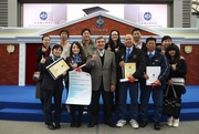 Club Chairman T Brian Stevenson (3rd from left, 1st row) offers congratulations to four Club employees who have successfully obtained certification under the Recognition of Prior Learning (RPL) mechanism. They are Level 3 RPL certificate recipients Anita Mok Lai-fun (1st from left, 1st row), Chan Hon-man (3rd from right, 1st row) and Lo Wai-yin (2nd from right, 1st row), as well as Zoey Lee Tsz-ying (2nd from left, 1st row) who receives a Level 2 RPL certificate.  