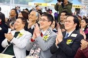 The Cluba?s Executive Director, Charities, Douglas So (centre), Elderly Commission Chairman Professor Alfred Chan (left) and Tsuen Wan and Kwai Tsing District Social Welfare Officer Kok Che-leung (right).