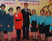 The Cluba?s Executive Director, Charities, Douglas So (4th left) and Yau Tsim Mong District Officer Vicki Kwok (3rd left), The Hong Kong Girl Guides Association Chief Commissioner Josephine Pang (2nd left) pictured with the Golden Guides.