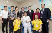 (Second row) Club Chairman Mr Stevenson (centre), Stewards Anthony Chow (third from right), Dr Donald Li (first from right), Vice Chairperson of the China Disabled Personsa? Federation and President of the China Foundation for Disabled Persons, Tang Xiaoquan (third from left), photo with guests and patients.