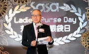 莎莎國際控股有限公司主席及行政總裁郭少明博士於記者會上致歡迎辭。