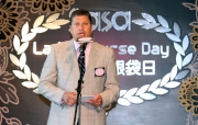 香港賽馬會賽馬事務執行總監利達賢先生於記者會上致演講辭。