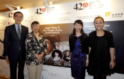 The Cluba?s Executive Director, Charities, Douglas So (1st left), HKAF Executive Director Tisa Ho (2nd left) with The Hong Kong Jockey Club Scholar and artist Colleen Lee (2nd right) and artist Wong Wai-yuen (1st right).