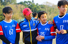 校隊教練司徒寅（司徒SIR）教導球員要謹記時刻互相扶持，取長補短。