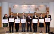 Club Chairman T Brian Stevenson (4th right) witnesses the formation of the Hong Kong Simulation Alliance.
