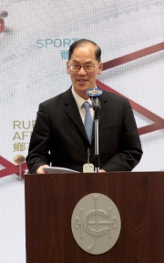 Secretary for Home Affairs Tsang Tak-sing expresses high praise for the Club's efforts in making The Hong Kong Jockey Club a successful brand for not only promoting its excellent reputation abroad but also providing better services to the public domestically. 